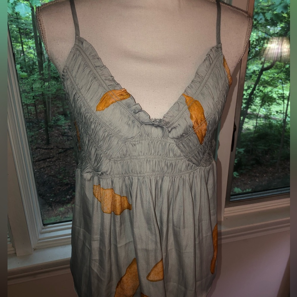 GRADE & GATHER NWT SZ.M Smocked‎ front satin tank